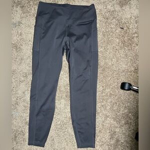 These thick gray leggings are in good condition